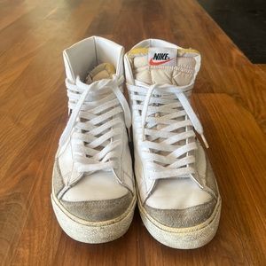 Nike Blazers - Maroon